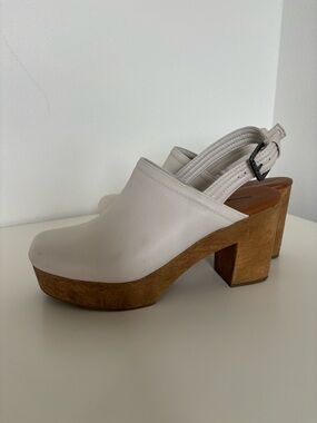 Universal Thread Cream Leather Slingback Clog Heels with Wood Platform